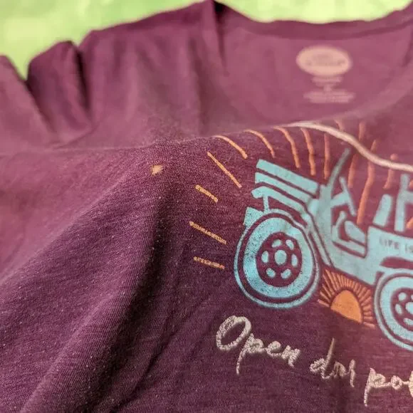 Life Is Good women's classic fit tee medium - Picture 2 of 5